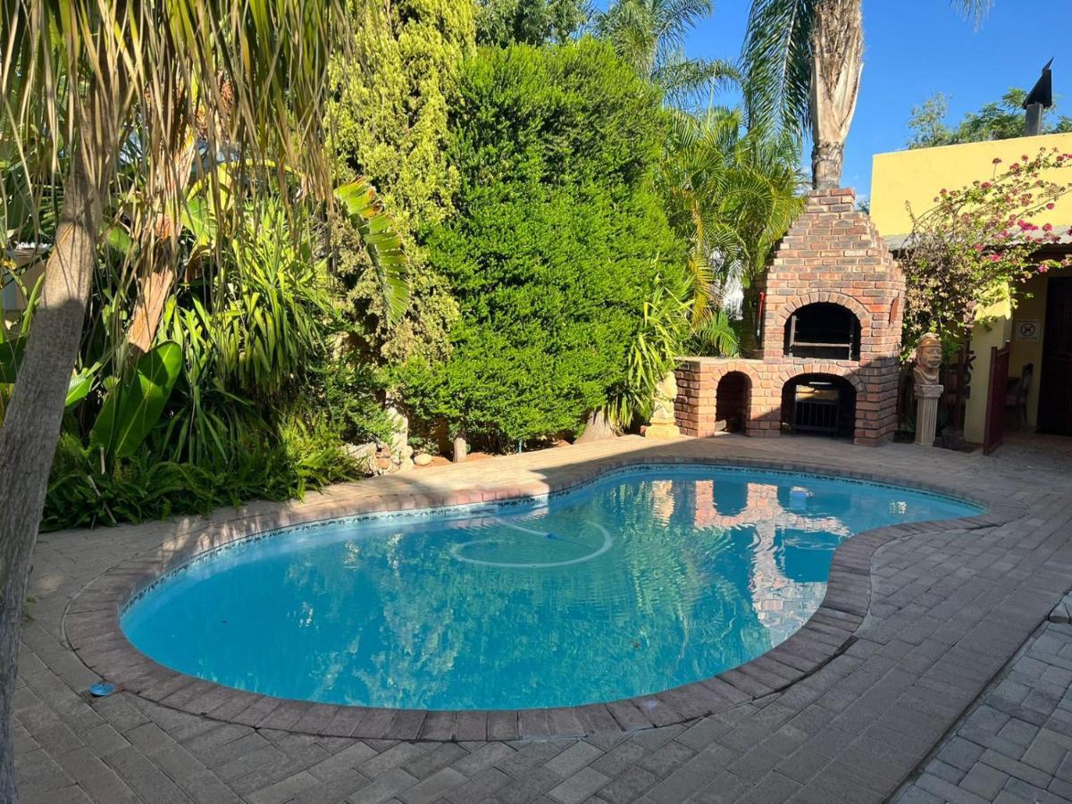 Tarentaalrand Guesthouse Upington Eksteriør billede