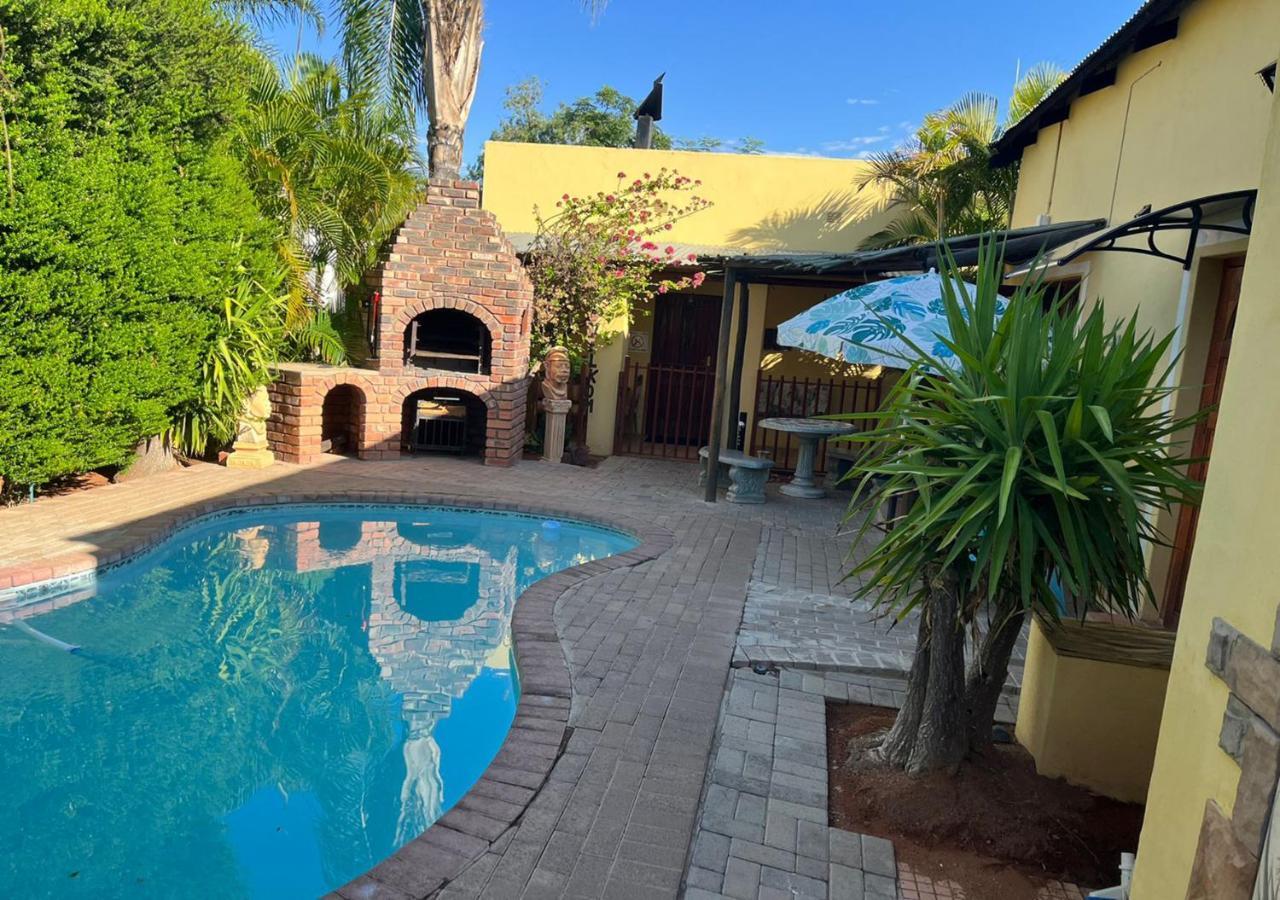 Tarentaalrand Guesthouse Upington Eksteriør billede