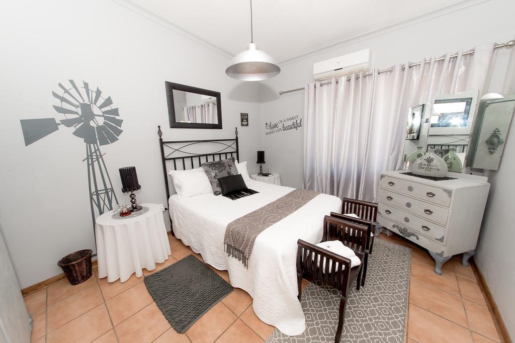 Tarentaalrand Guesthouse Upington Eksteriør billede